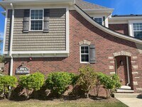 Building Photo - Shelby Township, 1st Floor Access!  2 Bedrooms, 2-Baths, att. Garage