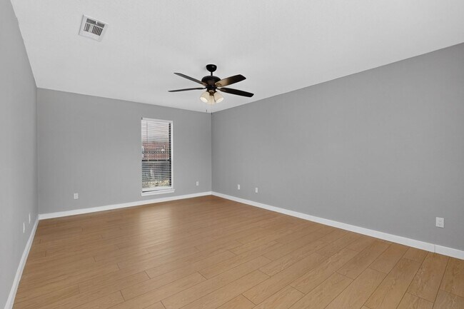 Building Photo - 3701 University Dr