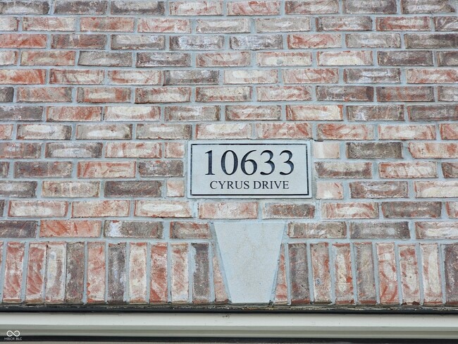 Building Photo - 10633 Cyrus Dr