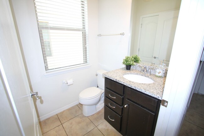 Building Photo - Kissimmee - 7 Bedroom, 5.5 Bathroom - $549...