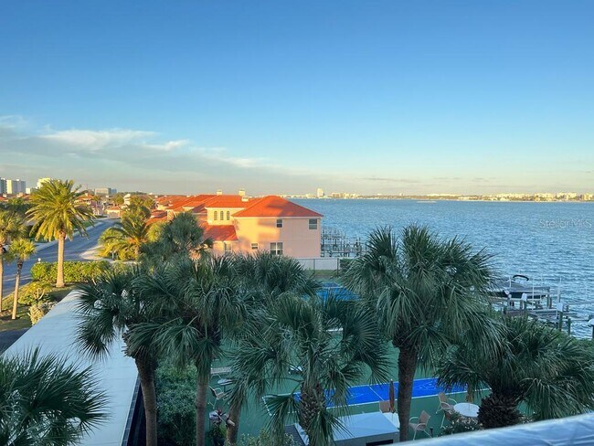 Building Photo - 240 Sand Key Estates Dr