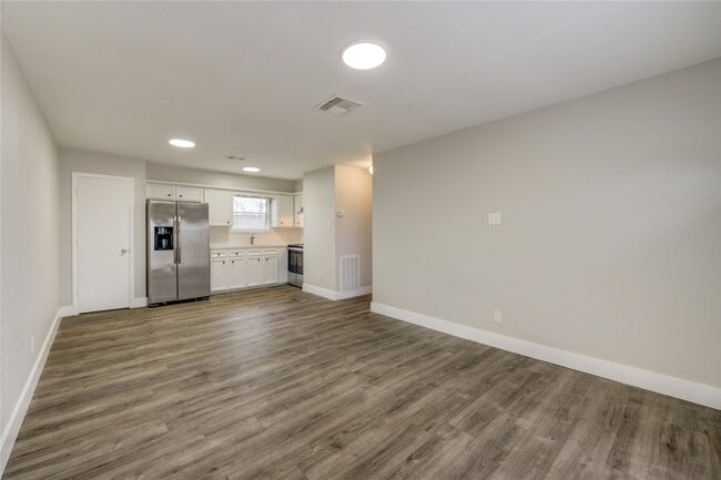 Building Photo - 6603 Narcissus St