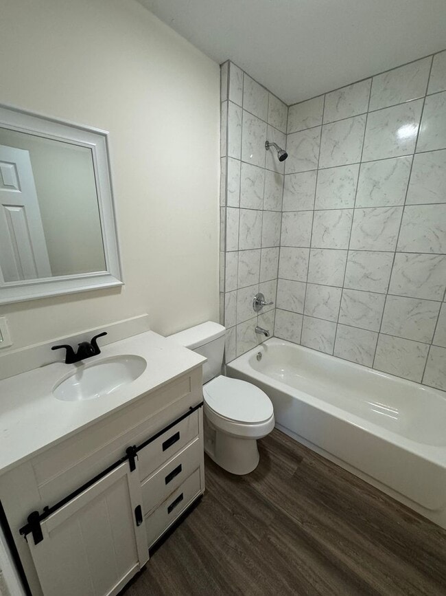 Building Photo - Renovated 3/1 House in South Rome- $1,095