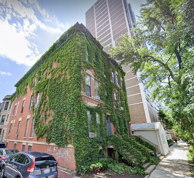 Building Photo - 1763 N Wells St