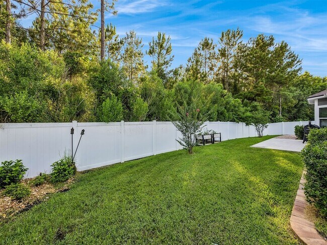 Building Photo - 79425 Plummer's Creek Dr