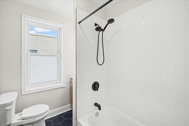 Building Photo - 515 Harrison Ave