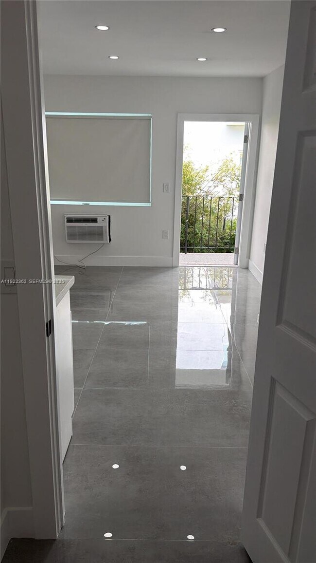 Building Photo - 935 Jefferson Ave