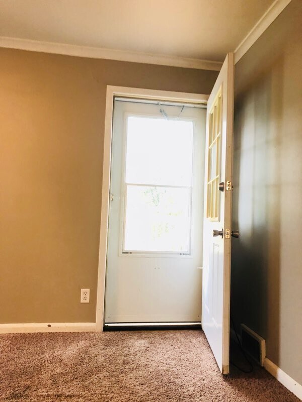 Building Photo - 1020 N 15th St