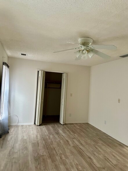 Building Photo - 9149 Shaddock Rd E