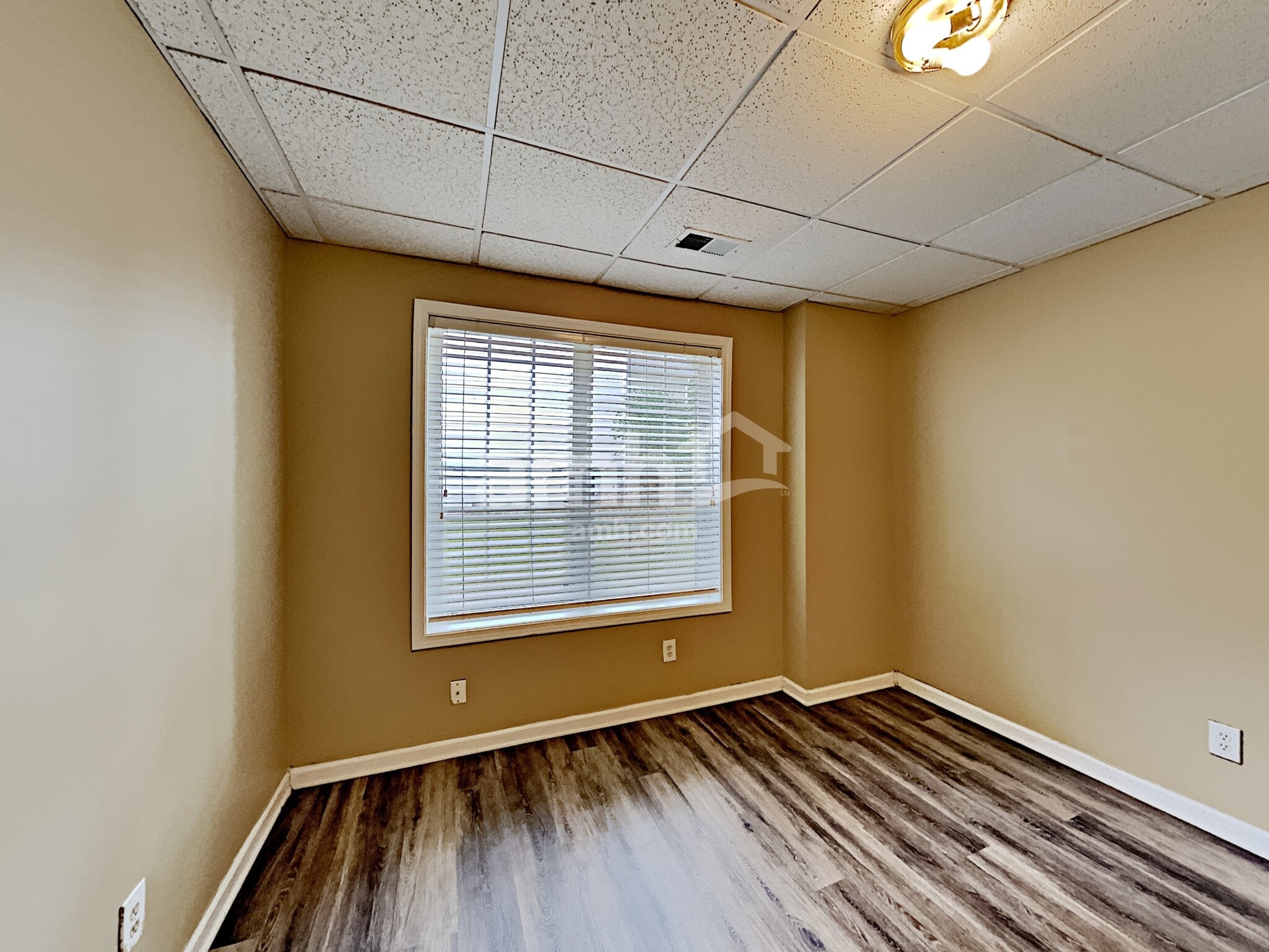 Building Photo - 1454 Chamirey Dr SW