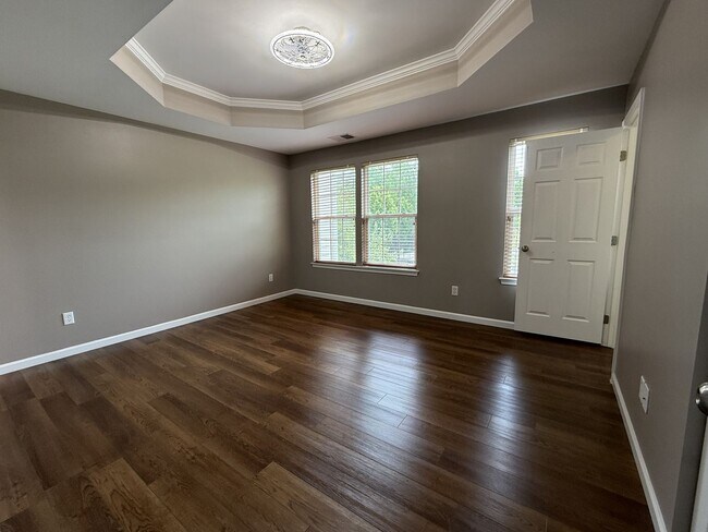 Building Photo - Stylish 3BR Home with Garage, Updated Interiors & Resort-Style Community Amenities Near Yorktown ...