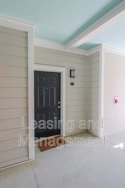 Building Photo - 130 River Landing Dr