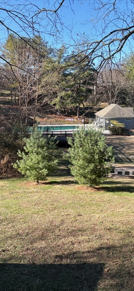 Building Photo - 5101 Fredericksburg Way E