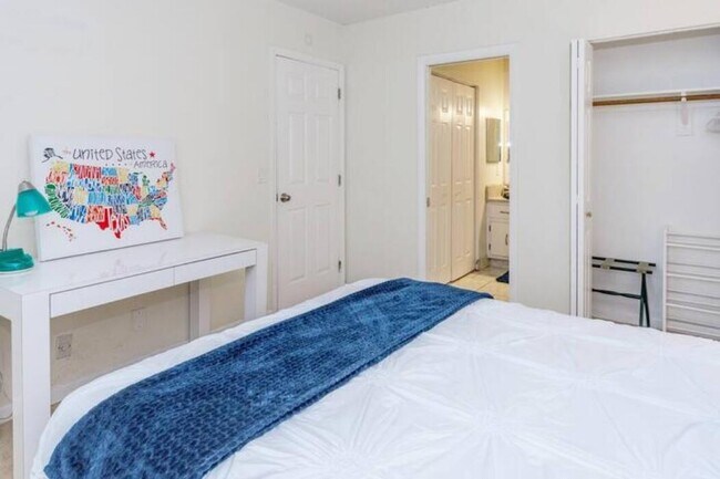Building Photo - 308 Southwind Ct
