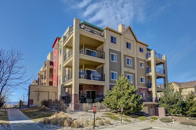 Building Photo - $1,800 - Updated One Bedroom Unit with Bon...