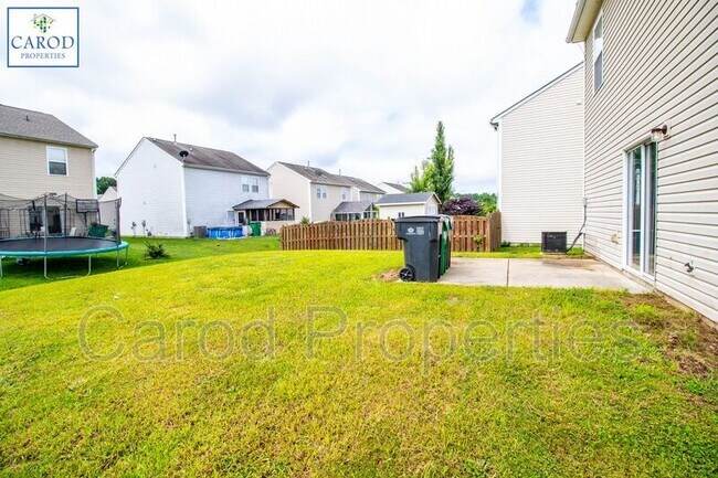 Building Photo - 8630 Redding Glen Ave