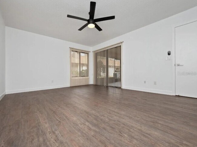 Building Photo - 2340 Sun Valley Cir