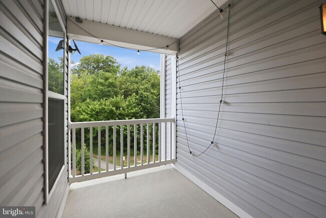 Building Photo - 3634 Briarwood Dr
