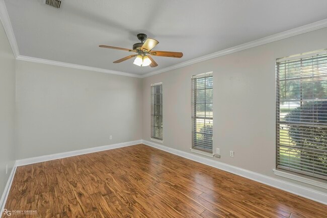 Building Photo - 10001 Stratmore Cir