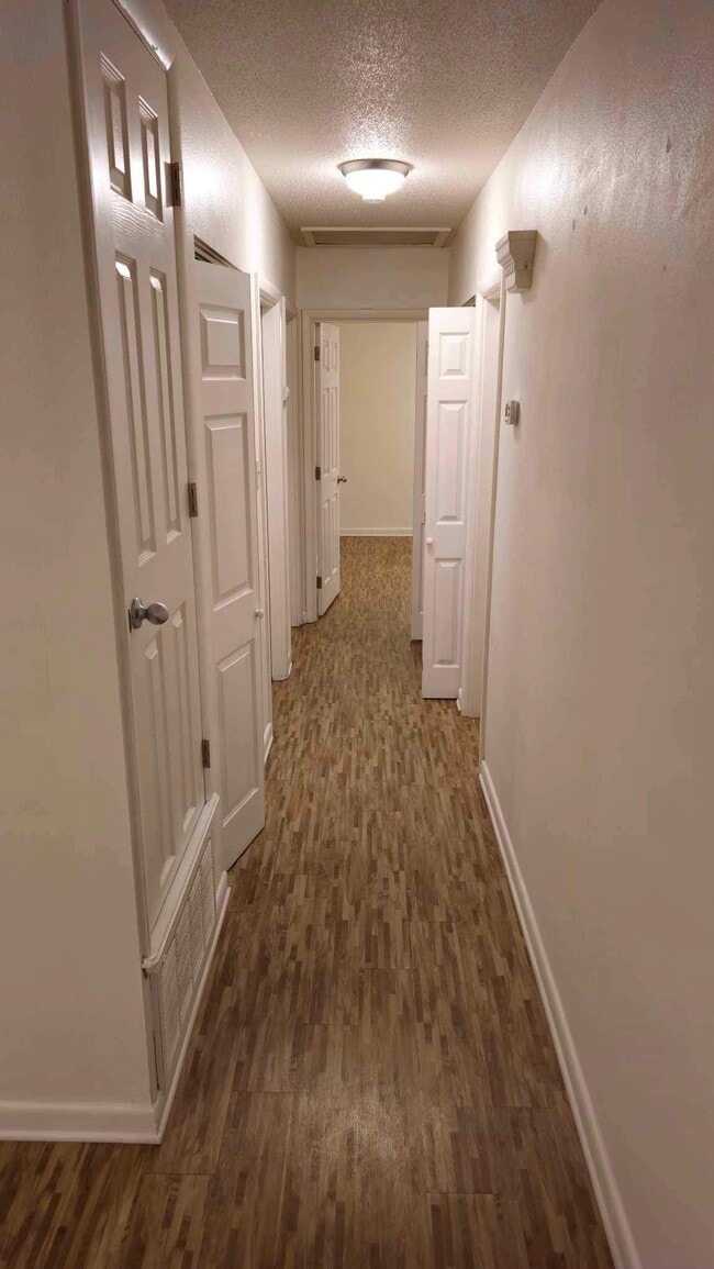 Building Photo - 513 Woodrow St NE