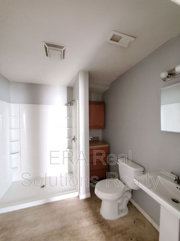 Building Photo - 528 Frebis Ave
