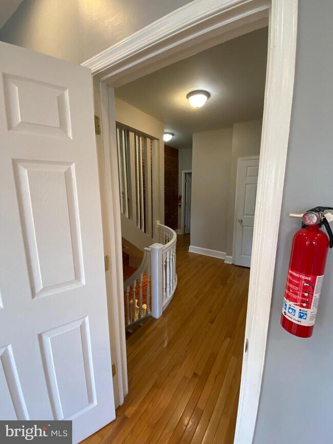 Building Photo - 19 T St NE