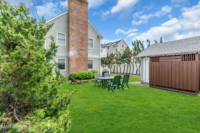 Building Photo - 1612 Ocean Ave N