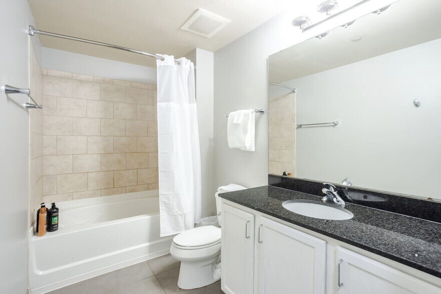 Building Photo - 121 E Freedom Way