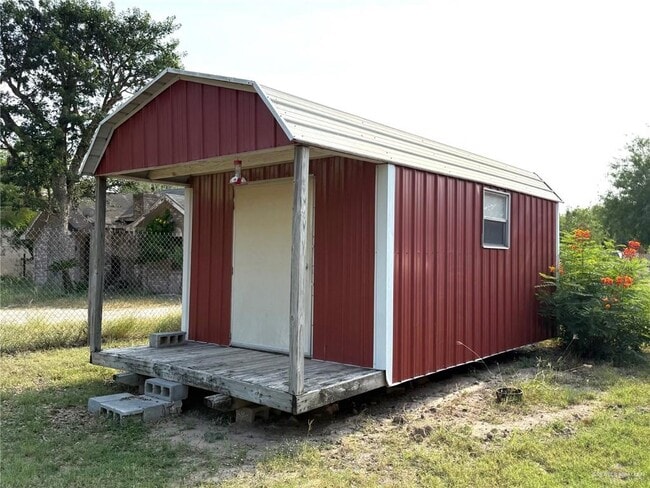 Building Photo - 18 Moorefield Rd