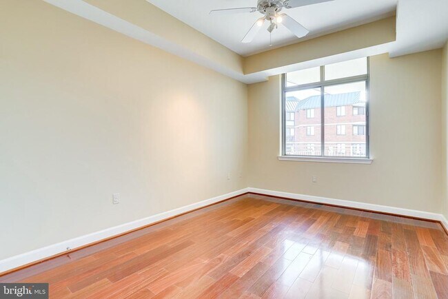 Building Photo - 1000 N Randolph St