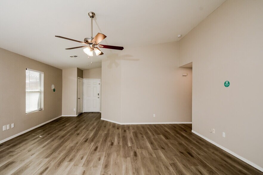 Building Photo - 5116 W T Ryan Ln