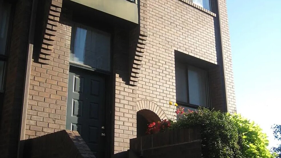 Building Photo - 100 N 22nd St