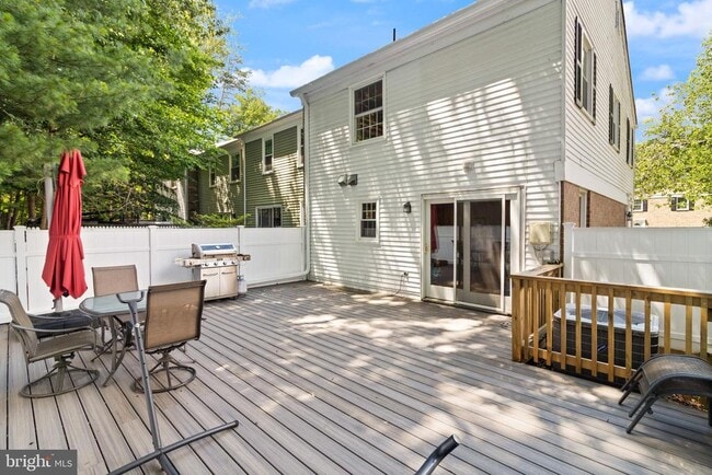 Building Photo - 8573 Tyrolean Way