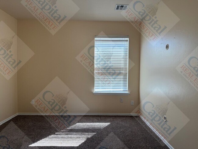 Building Photo - 9604 Ella Ln