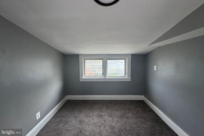 Building Photo - 2502 Halcyon Ave