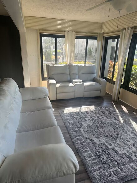 Building Photo - 5625 Trailwinds Dr