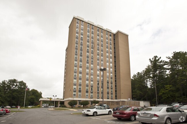 Building Photo - Vineville Tower