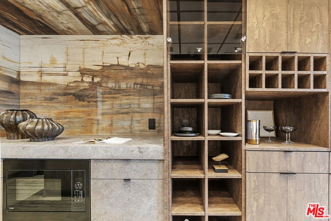 Building Photo - 1021 N Ogden Dr