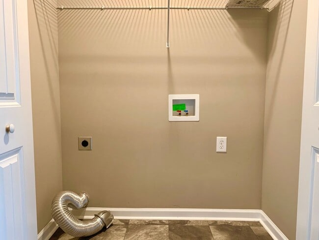 Building Photo - 216 Alexander Blvd