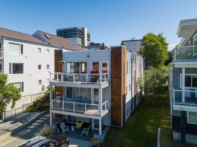 Building Photo - 617 N Street