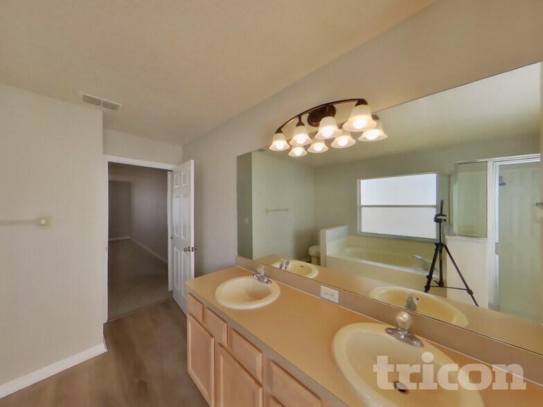 Building Photo - 13029 Centennial St