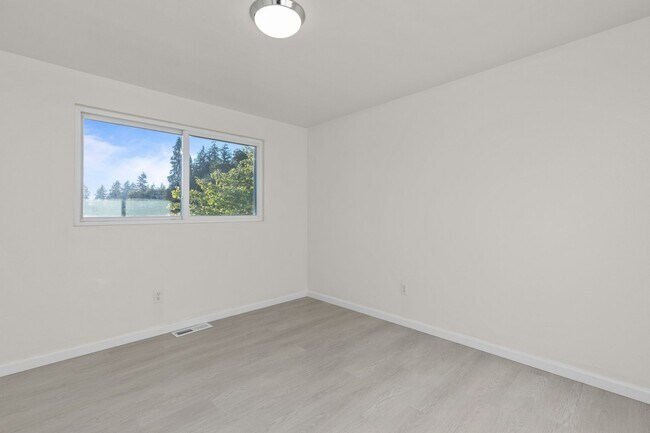 Building Photo - 17723 23rd Ave SE