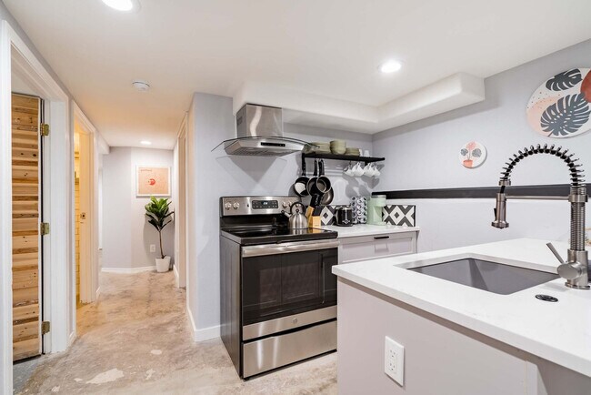 Building Photo - 1616 NW Northrup St