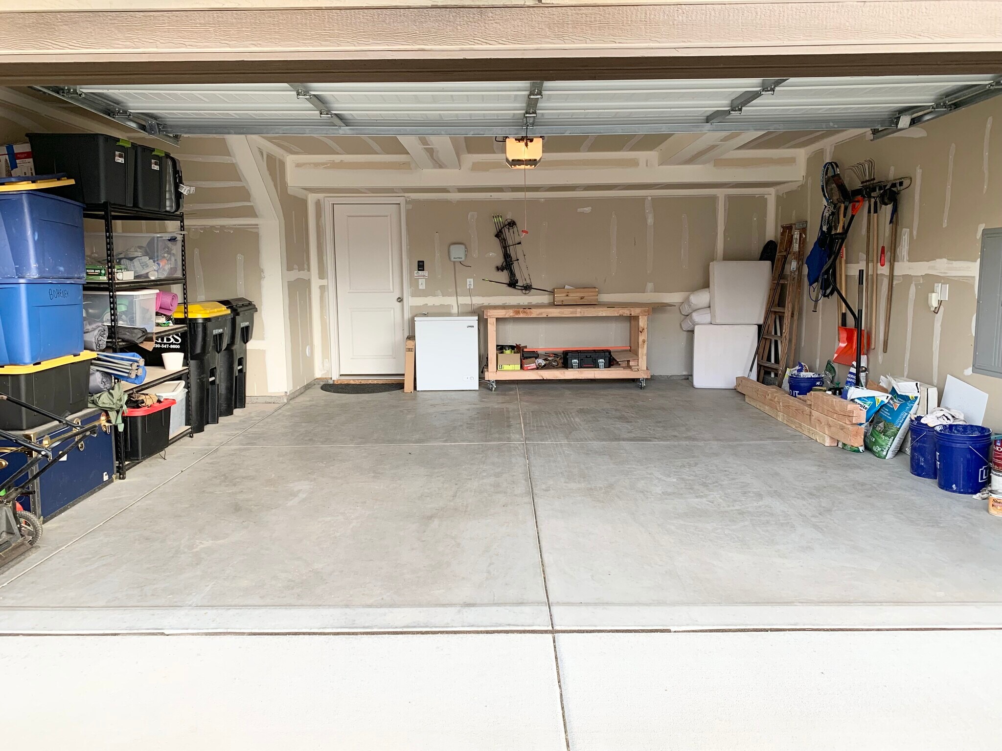 Building Photo - 713 Grissom Dr