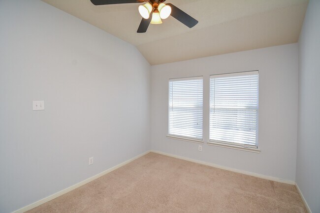 Building Photo - 3807 Belmont Turn