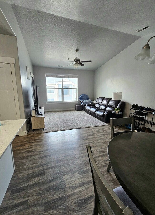 Building Photo - 14648 McKellen Dr