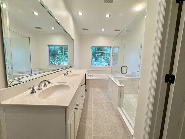 Building Photo - 4 Bed, 2.5 Bath Home w/ 2 Car Garage in Fieldstone Farms