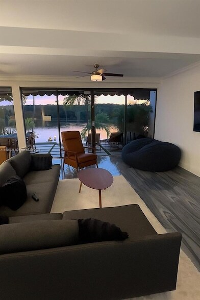 Building Photo - 440 Poinciana Island Dr
