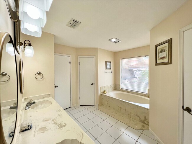 Building Photo - 2634 Williams Grant St