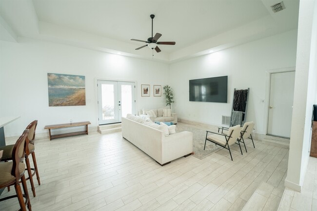 Building Photo - 1502 White Tail Ln